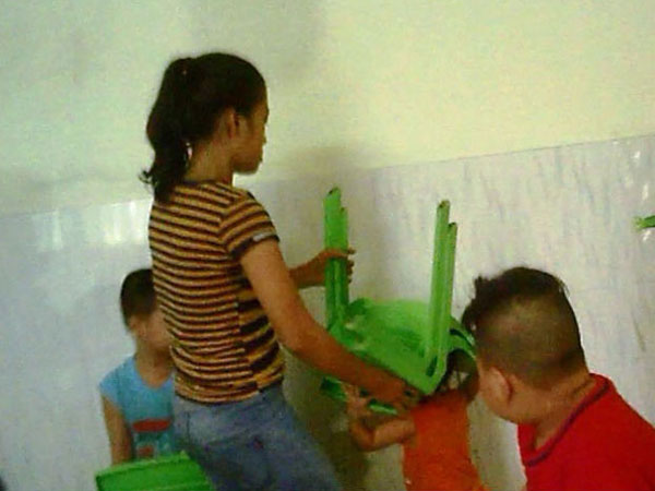 Công an điều tra vụ bạo hành trẻ em ở trường mầm non