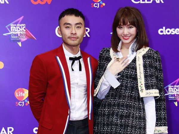 Hari Won bị ném đá vì 'hồn nhiên' quá đà khi làm MC thảm đỏ MAMA 2017
