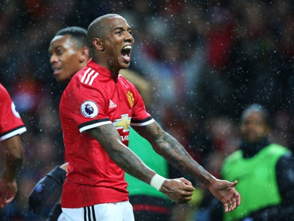 Man Utd thắng tối thiểu nhờ bàn phản lưới nhà
