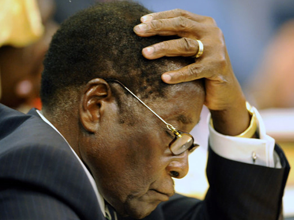 Mugabe khóc khi buộc phải chấp nhận từ chức