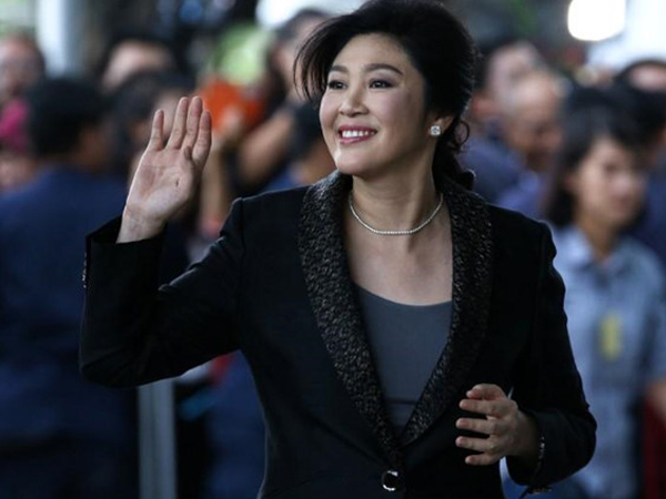Thái Lan truy nã cảnh sát giúp bà Yingluck