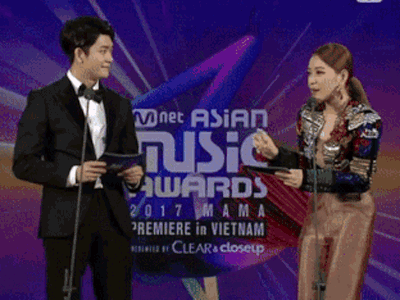 Video: Chi Pu thể hiện tinh thần 'bất chấp tất cả' khi hát live tiếng Hàn trong lễ trao giải MAMA