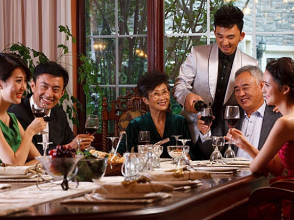 Bị bố mẹ người yêu phản đối chỉ vì một câu nói trong ngày ra mắt