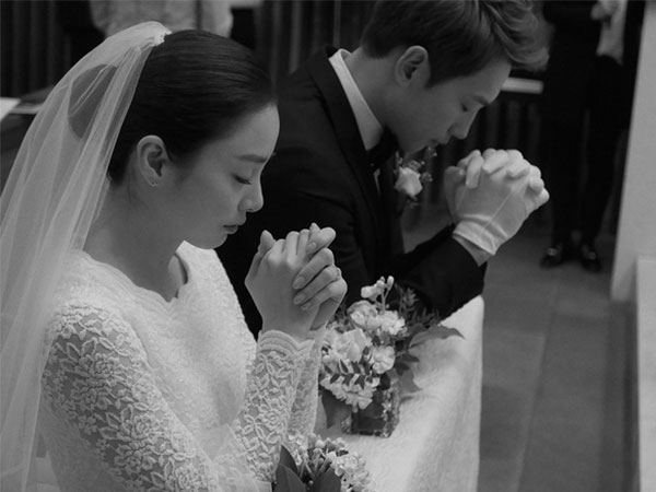 Đám cưới sao nữ hàng đầu Hàn Quốc, người rót tiền tỷ người chọn giản dị đơn sơ