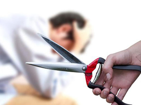Ghen tuông, vợ dùng dao cắt 'của quý' của chồng trong đêm