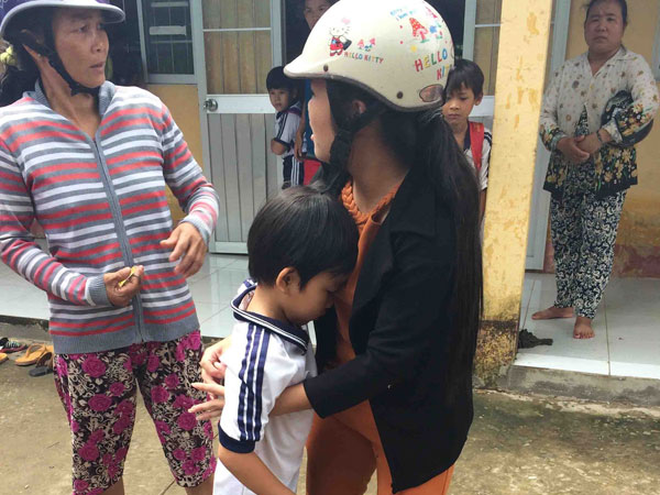 Hậu Giang: Cả trăm học sinh tiểu học cấp cứu sau khi uống sữa