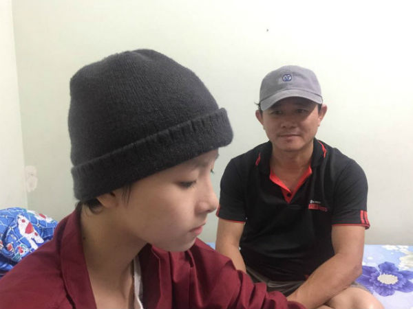 Hoàn cảnh nghiệt ngã của người đàn ông có con gái mắc ung thư xương, vợ mất vì u hạch