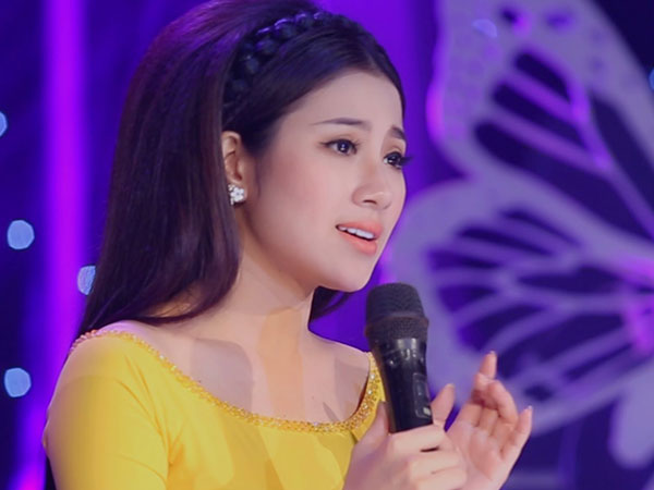 'Ngọc nữ Bolero' Tố My ngỡ ngàng khi bị tài xế Grab bẻ trộm gương chiếu hậu ô tô tiền tỷ