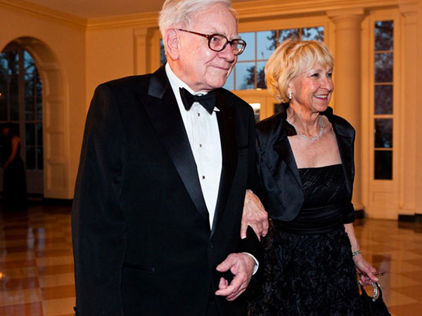 Đời sống hôn nhân kỳ lạ của tỷ phú Warren Buffett