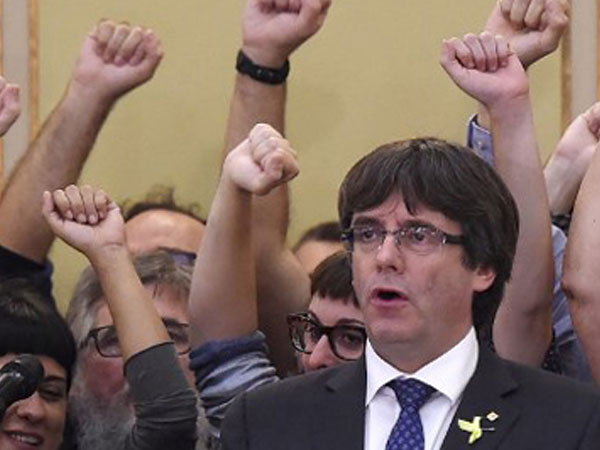 Lãnh đạo Catalonia có nguy cơ ngồi tù 30 năm