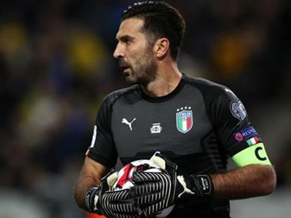 Buffon: 'Tôi sẽ chơi cho ĐT Italia tới năm 60 tuổi'