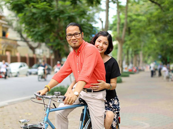 Người vợ đứng sau 'gánh việc lớn' của nghệ sĩ Vượng Râu