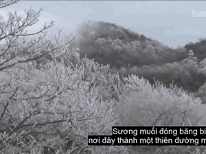 Video: Du khách kéo đến Thiên Môn Sơn xem băng giá mùa đông