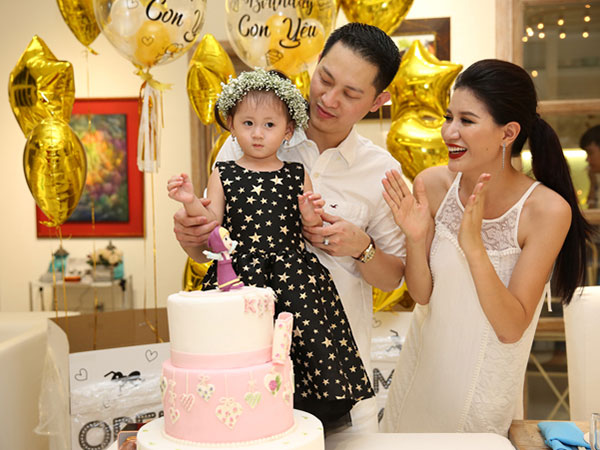 Vợ chồng Trang Trần tổ chức sinh nhật 2 tuổi cho con gái
