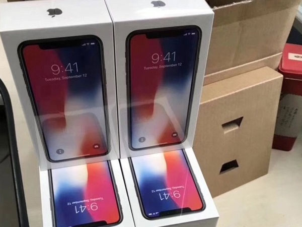 Loạt ảnh iPhone X trước khi đến tay người dùng