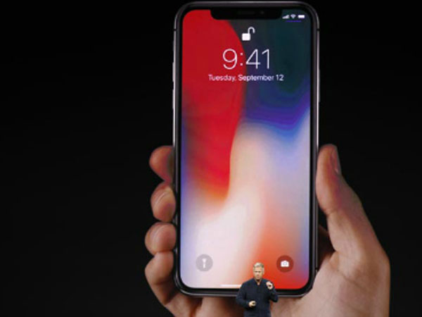 Lượng đặt hàng iPhone X cao kỷ lục