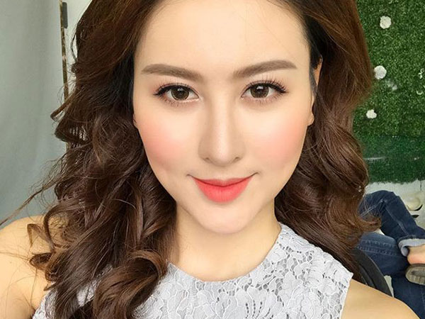 Hot girl Hà Lade: 'Với tôi, 'già trước tuổi' là một lời khen ngợi'