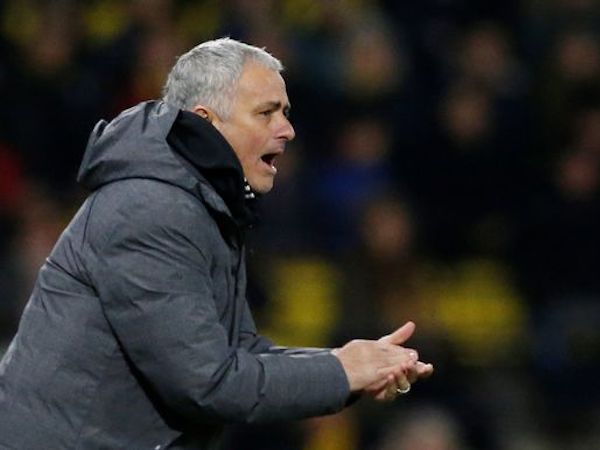 Mourinho giận run khi MU suýt bị gỡ 3-3