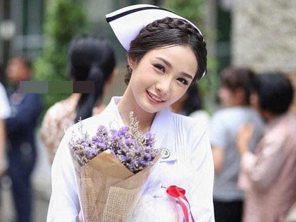 Nữ ý tá đẹp nhất Thái Lan xé toạc hình ảnh ngây thơ, bất ngờ sexy gợi cảm
