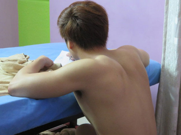 Triệt phá đường dây toàn hotboy bán dâm cho các 'quý bà'