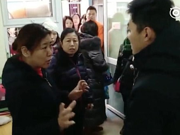 Trung Quốc: Rúng động vụ trẻ em mầm non bị ép uống thuốc lạ, ngược đãi và lạm dụng tình dục