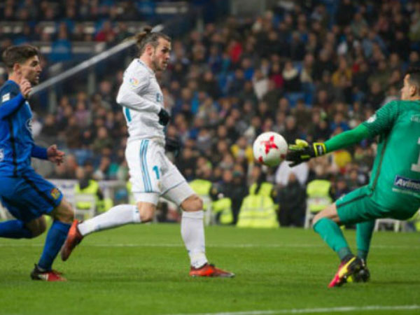 Video: Real Madrid – Fuenlabrada: Rượt đuổi nghẹt thở, dính đòn phút 89
