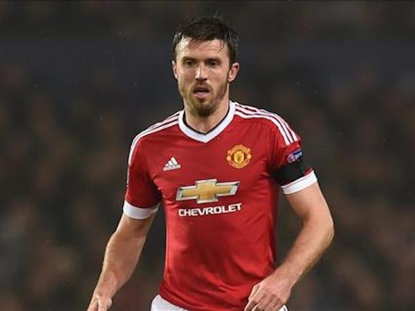 3 đội bóng hỏi mua Michael Carrick