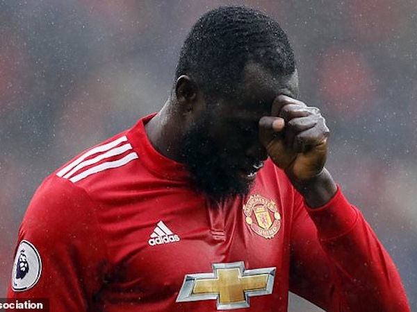 Bênh Lukaku, HLV Mourinho chỉ trích cổ động viên MU