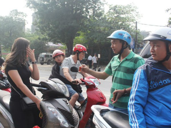 CSGT thành phố Vinh nói gì về việc 'cải trang' khi tuần tra?