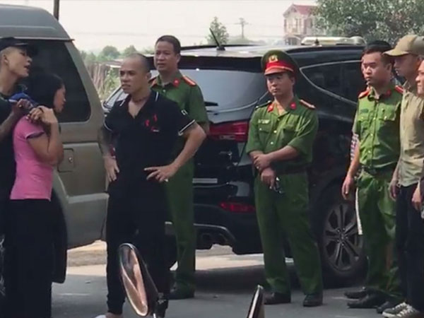 Đội trưởng đội đặc nhiệm kể lại giây phút lái xe chở kẻ dùng súng khống chế con tin