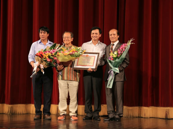 Sau ồn ào, NSND Anh Tú trở thành người điều hành Nhà hát Kịch Việt Nam