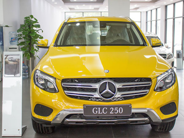 Diện kiến Mercedes GLC250 4MATIC màu độc nhất Việt Nam