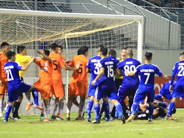 CLB Quảng Nam ngày càng gần ngôi vô địch V-League