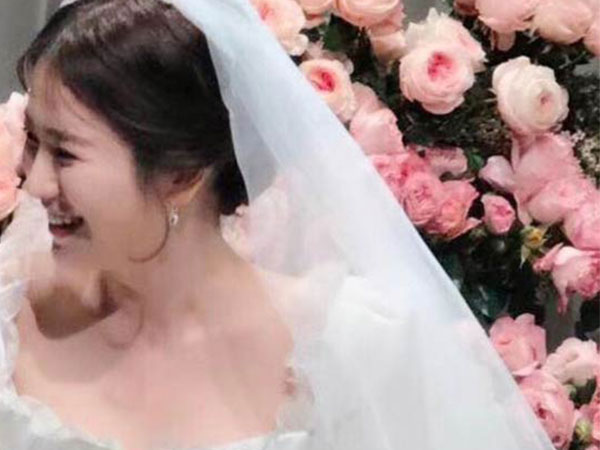 Cô dâu Song Hye Kyo mập lên trông thấy, nhiều nghi vấn đang mang thai