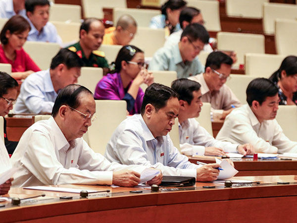 Đại biểu Quốc hội lo tăng trưởng bất hợp lý, nợ công tăng cao