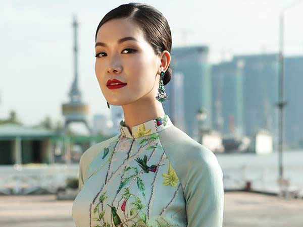 Hoa hậu Thùy Dung xin lỗi người hâm mộ khi từ chối tham gia Hoa hậu Siêu quốc gia 2017