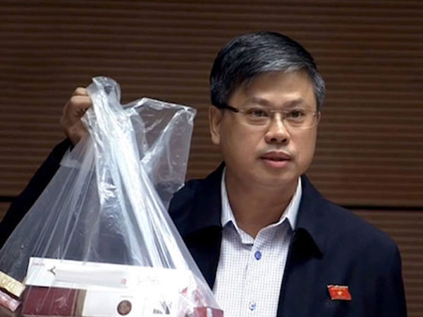 'Tôi mua thuốc lá lậu mà không thấy lực lượng chức năng đâu'