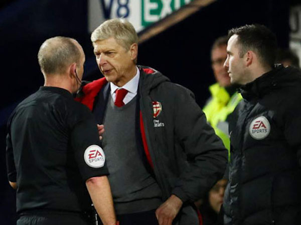 Arsenal tuột chiến thắng vì quả phạt 11m gây tranh cãi