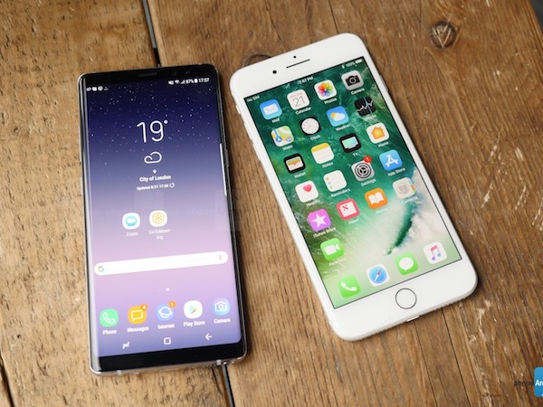 iPhone và Galaxy Note 8 là sản phẩm công nghệ bán chạy 2017