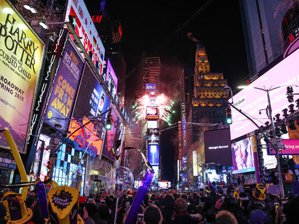 Hai triệu người đón giao thừa ở New York