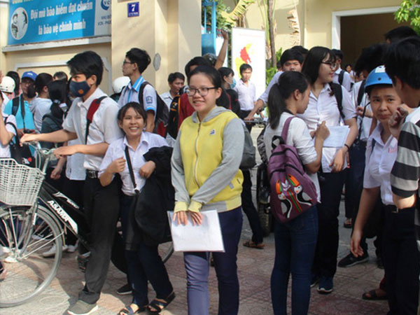 Nghi vấn lộ đề, Khánh Hoà cho toàn bộ học sinh kiểm tra lại 9 môn