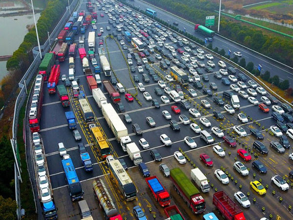 Trung Quốc: Những hình ảnh khiến nhiều người ngao ngán khi ra đường vào dịp năm mới