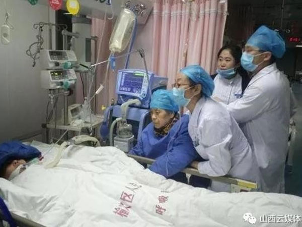 Bác sĩ giỏi qua đời vì kiệt sức do làm việc liên tục 18 tiếng