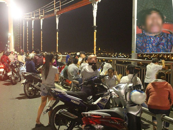 Hoảng hồn phát hiện thi thể có hình xăm '04 lẻ loi' trong tư thế treo cổ trên cầu Thuận Phước