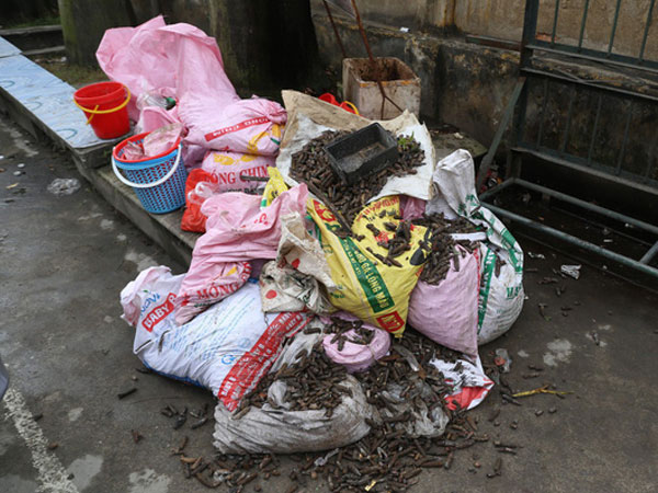 Vụ nổ ở Bắc Ninh: Đạn phủ kín đường làng, đã thu gom được 500kg đầu đạn