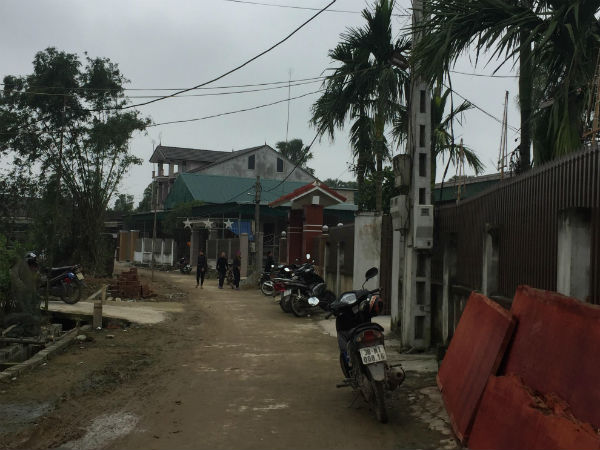 Nữ sinh lớp 7 treo cổ tự tử ngay trong lớp học: Người bố đau đớn không hiểu lý do