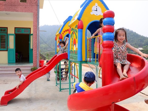 Tranh cãi kịch liệt về trẻ 3 tháng tuổi được học mầm non