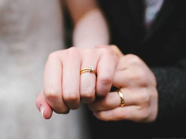 Bạn trai bảo chẳng vui vẻ gì khi đi đưa tôi đi mua nhẫn cưới