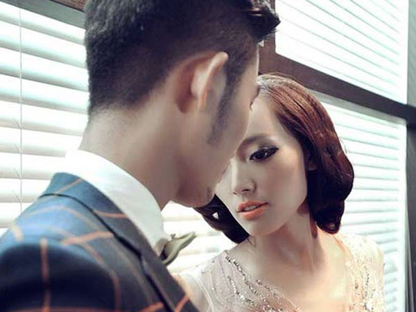 Cay đắng khi biết số tiền thưởng chồng có được lại là cuộc đổi chác tình ái