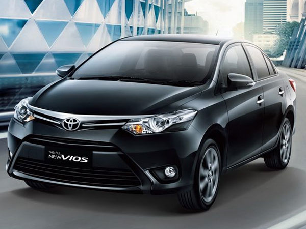 Hết ưu đãi, giá thực tế xe Toyota tăng trở lại